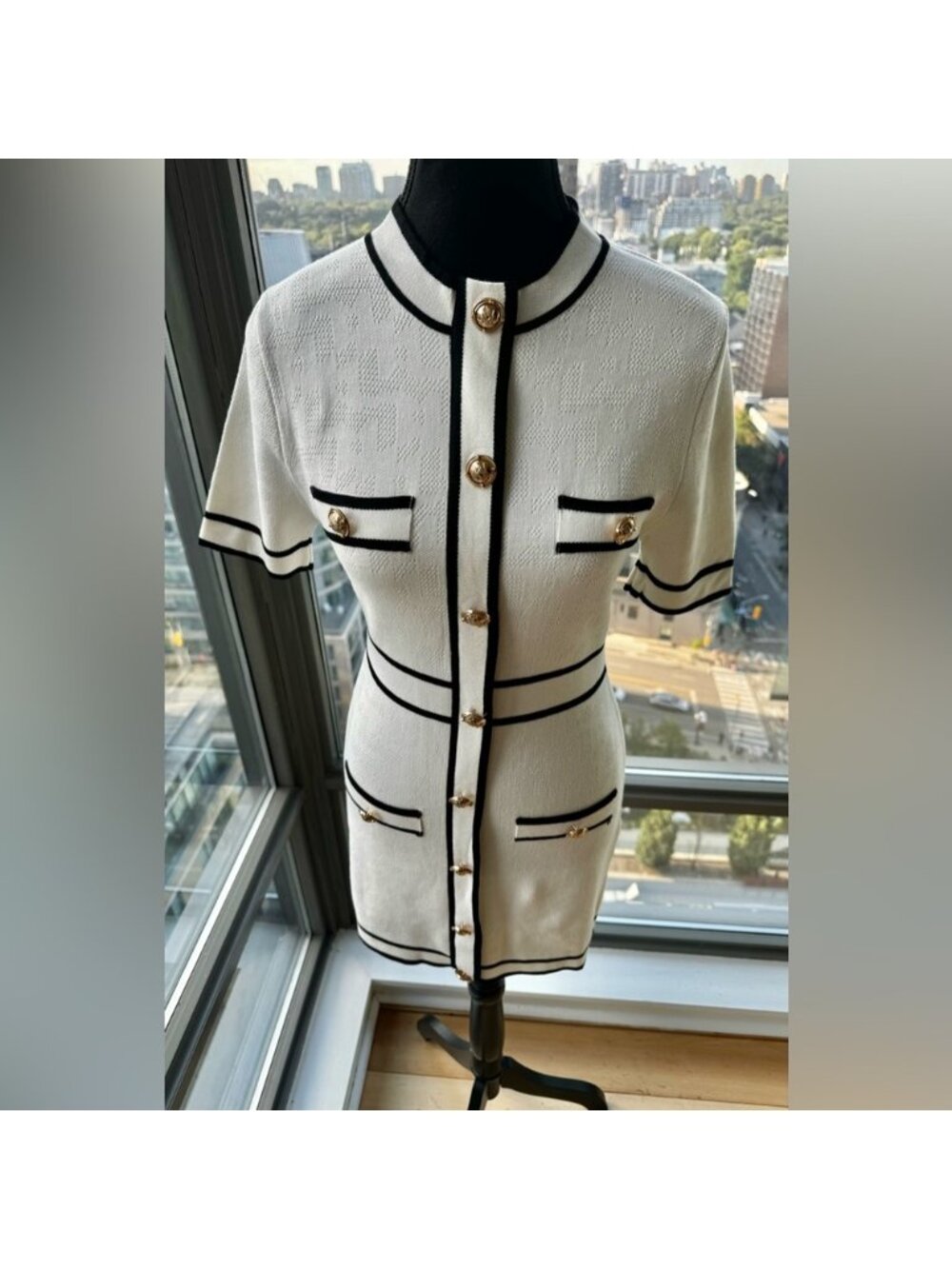 🆕 KARL LAGERFELD 🧿 NWT Classic Knit Dress with Embroidered Monogram, White, Sm - Picture 10 of 16